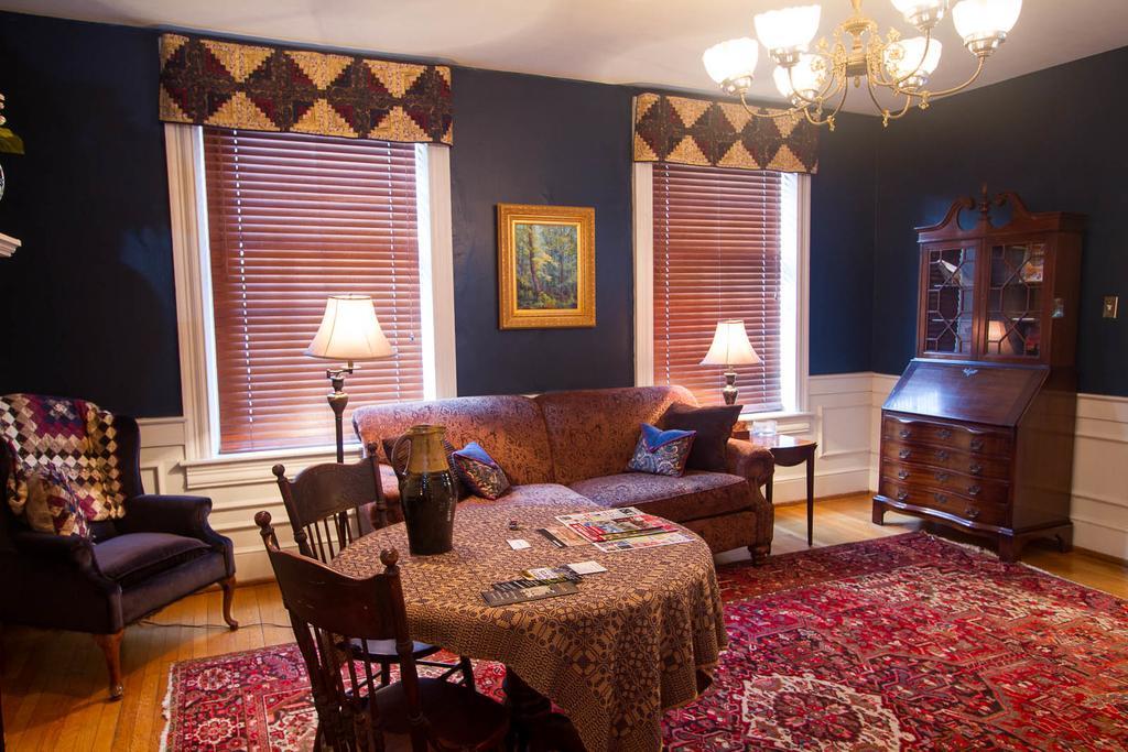 Inn The At Lincoln Square