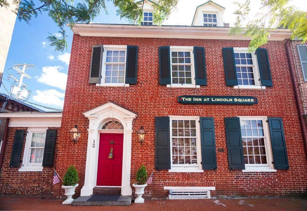 The At Lincoln Square